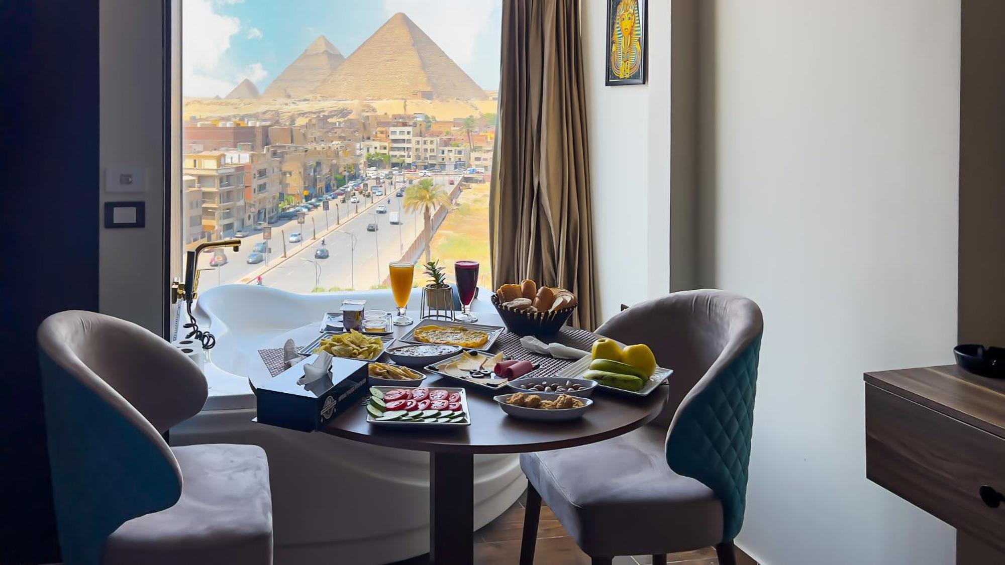 Imperial Pyramids Heights View Bed and Breakfast Nazlet el-Sîsi Εξωτερικό φωτογραφία
