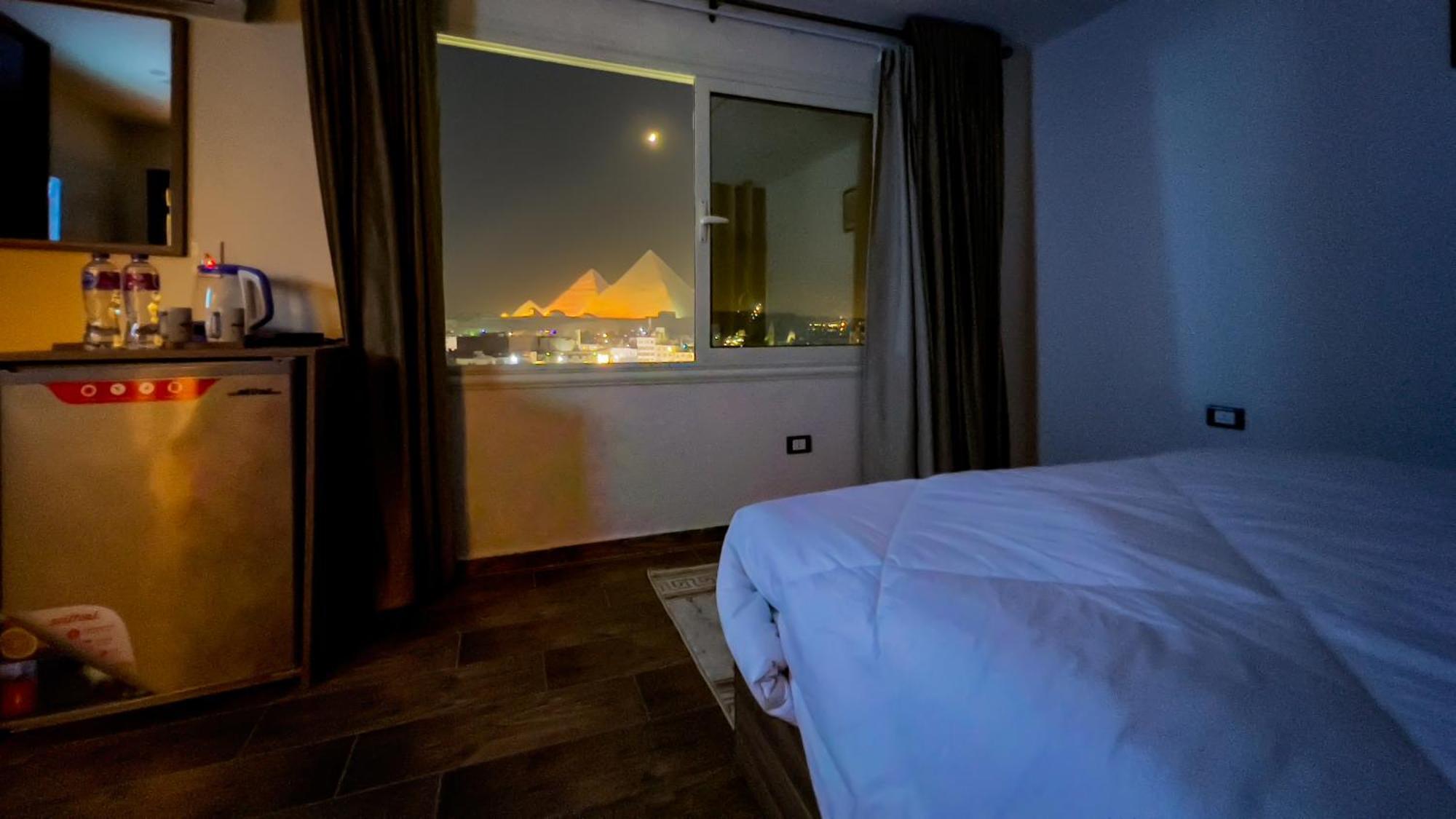 Imperial Pyramids Heights View Bed and Breakfast Nazlet el-Sîsi Εξωτερικό φωτογραφία