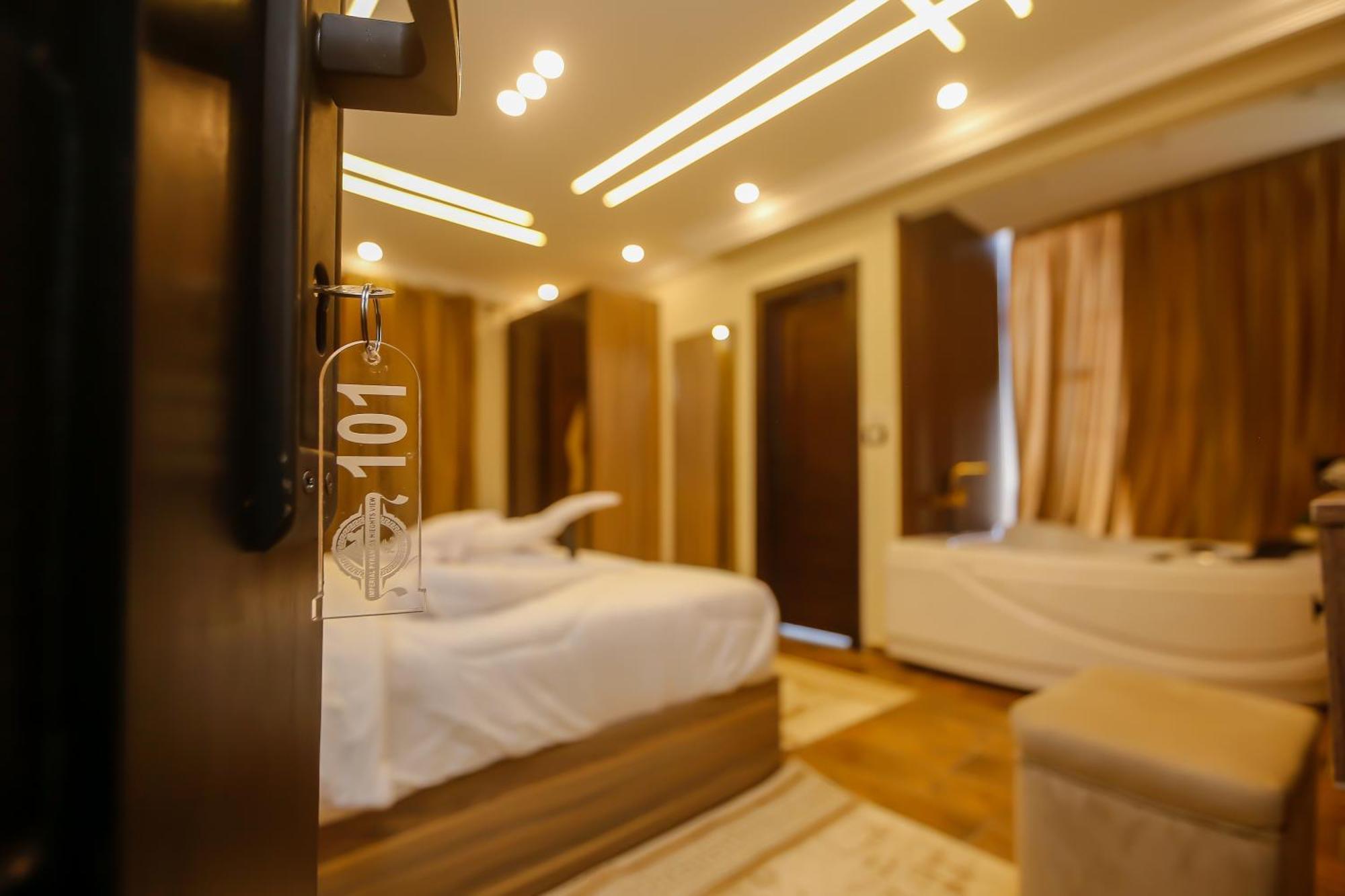 Imperial Pyramids Heights View Bed and Breakfast Nazlet el-Sîsi Εξωτερικό φωτογραφία