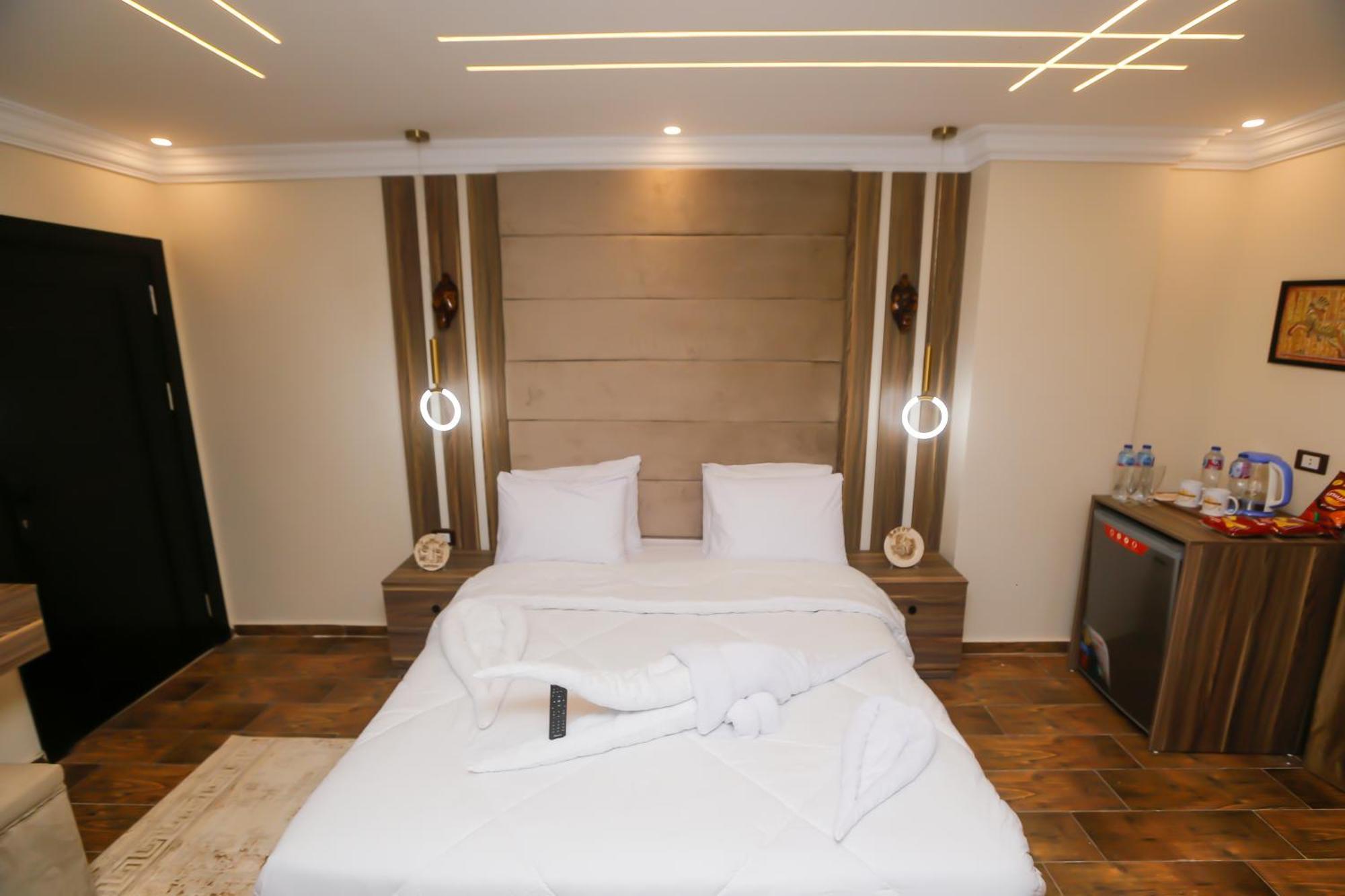 Imperial Pyramids Heights View Bed and Breakfast Nazlet el-Sîsi Εξωτερικό φωτογραφία